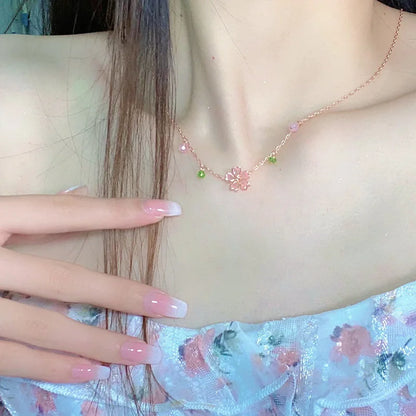 Women’s Pearl Flower Necklace